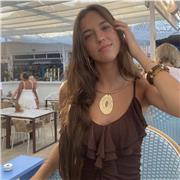 Me llamo Mercedes, tengo 19 años y soy estudiante de finanzas y contabilidad, soy paciente, atenta y dinamica