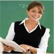 Laureata in diritto e dicente impartisce lezioni di diritto in kine