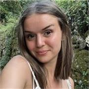 Studentessa universitaria disponibile per aiuto compiti a ragazzi delle scuole medie e superiori