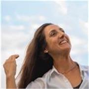 Profesora de Educación Física & Yoga con + de 15 años de trayectoria brindando clases y eventos presenciales y online por el mundo