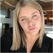 Offro lezioni private a ragazzi che frequentano elementari, medie oppure superiori.
Sono una ragazza solare che ama i ragazzi!