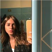 NeoLaureata in Farmacia, diplomata al Liceo classico tradizionale. Lezioni di grammatica italiana, matematica, ecc