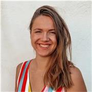 Directrice artistique & intervenante en enseignement supérieur. Design graphique, branding et communication visuelle