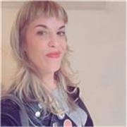 Licenciada en Periodismo y estudiante de Integración Social, me encanta la comunicación. Clases de castellano/ catalán e inglés básico a niñas/os y adolescentes