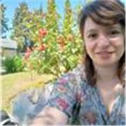 Profesora asesora en IA especializada en comunicación de proyectos