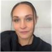 Nutritionist vegetarian and weightlifter, offering online nutrition tutoring focused on balanced eating and sustainable lifestyle.