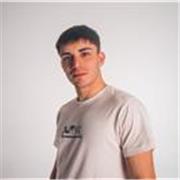 Studente diplomato in biotecnologie con indirizzo chimico sanitario