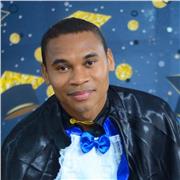 Sou professor de Química e Ciências. Também dou aulas de matemática e português para ensino fundamental