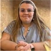 Profesora graduada de inglés, con experiencia, imparte clases para cualquier edad, desde primaria hasta adultos