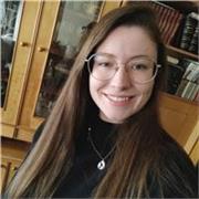 Ejerzo la abogacía como autónoma, y creo que eso le da a mis clases un punto de vista muy práctico. Civil, penal, filosofía,romano