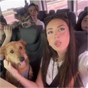 Soy una chica risueña con ganas de ayudar y aprender.  Actualmente estudio un Doble Grado en Educación Infantil y Primaria.  