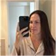 Me defino como una persona responsable, paciente y creativa. Me gusta trabajar con niños y crear un ambiente dinámico y divert