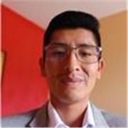 Profesor titulado y nombrado en ciencias sociales y filosofía.