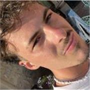 Estudiante con C1 en inglés y español nativo. Con experiencia con otros extranjeros