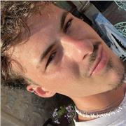 Estudiante con C1 en inglés y español nativo. Con experiencia con otros extranjeros