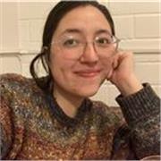 Alumna de enfermería imparte clases de inglés para cursos de básica, media y educación superior