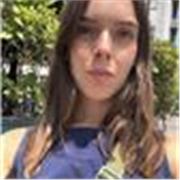 
Offro lezioni a stranieri che vogliono imparare l'italiano e ripetizioni a bambini e studenti