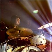 Lezioni di teoria musicale, songwriting, composizione, solfeggio con Matteo Lorenzi (diplomato Nam Bovisa, Percstudio, The Collective NY), turnista live, produttore, proprietario dello Studio Musicale Castello