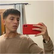 Ragazzo giovane, disponibile e paziente.
Adatto le lezioni in base allo studente con cui devo lavorare, con lezioni interattive.