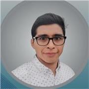 Profesor de física, matemática y electricidad imparte clases a adolescentes y preuniversitarios