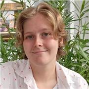 Profesora nativa de inglés con siete años de experiencia especializada en clases de literatura para adultos