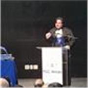 Se a Física é a sua escuridão, permita-me trazer a luz! Vamos estudar juntos e entender se essa luz é uma onda ou uma partícula!