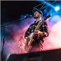 Musicista autodidatta con pregressa esperienza sia studio recording che live impartisce lezioni base di chitarra