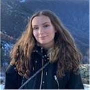 Cerchi un'insegnante di lingue con esperienza che ti possa aiutare nell'apprendimento con lezioni, esercizi e conversazione? Allora potrei essere la persona giusta per te!