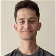 Soy una persona cercana y motivadora, y doy clases adaptadas tanto a gente que busca salud como a deportistas. 
