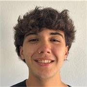 Profesor de Contabilidad imparte clases a jovenes del nivel Secundario