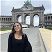 Ingeniera Agrónoma recién graduada imparte clases de matemáticas