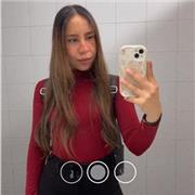 Impartidora de clases de matemática básica autónoma para niños pequeños.