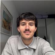 Profesor de Adobe Illustrator graduado en Diseño de Moda