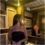 recién graduada de máster en ingeniería industrial, matrícula de honor en bachillerato tecnológico