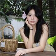 Art teacher(painting, sculpture, contemporary art theory) who can teach children of all ages, speaking English and based in Munich