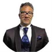 Profesor de música, dicta clases de piano, tecnica vocal y guitarra para niños y adultos