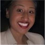 I am a corporate lawyer and executive coach with over 12 years' experience supporting students to pursue professional careers. 