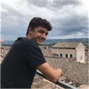 diplomato al liceo scientifico E. Fermi di Padova e studioso di ingegneria meccanica impartisce lezioni di matematica e fisica