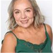 Artista con capacidad para enseñar pintura técnica abstracta y puntillismo