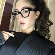 Sono una ragazza appena laureata in biologia col massimo dei voti. Amo lo studio e comunicare con bambini e ragazzi.