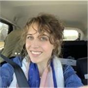 Profesor de francés imparte clases a niños de todas las edades