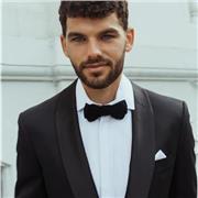 ErfahrenerEnglischsprecher mit nachweislichen Erfolgen in standardisierten Sprachtests (SAT, TOEFL) während meiner College-Karrie