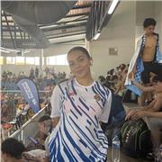 Soy nadadora y me encanta este deporte, me gustan los niños y trabajar con ellos para hacerles sentir más cómodos en el agua.