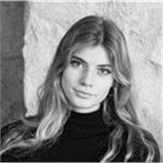 Profesora nativa de francés con experiencia en clases particulares y educación superior. Imparto clases de francés e inglés online