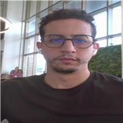 Professeur expérimenté en informatique et cybersécurité, spécialisé en IAM, propose des cours personnalisés pour étudiants