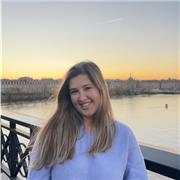 Professeure native espagnole donne des cours d’espagnol pour des élèves de primaire, collège et lycée