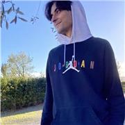 Laurendo in Economia, offre ripetizioni di inglese per alunni di tutte le età, dalla scuola elementare alla maturità