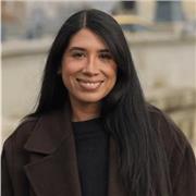 Native Spanish Speaker and Digital Marketing & Ecommerce Specialist