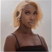 Profesora titulada en Inglés con más de 5 años de experiencia, imparte clases de forma online  y presencial. 