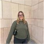 Profesora de infantil, apta para dar clases a primaria y ayudarles en sus tareas.